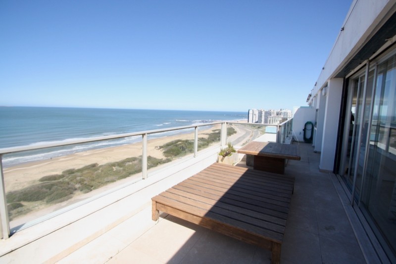 Impactante Penthouse en la brava en alquiler